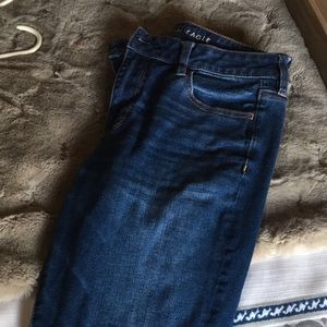 Distressed skinny jeans